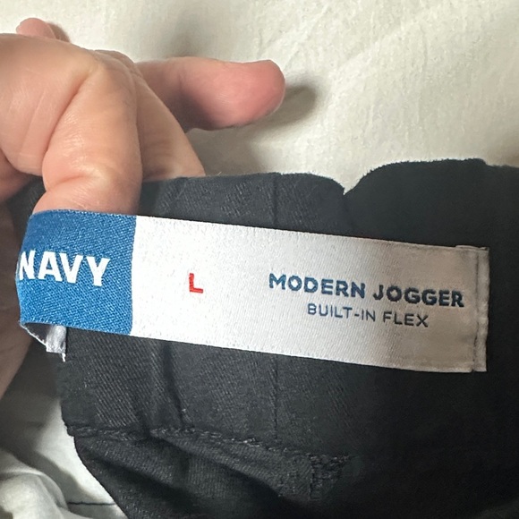 Old Navy Men's Dark Jogger Pants - Picture 2 of 3